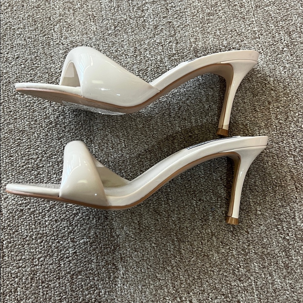 Steve Madden Pennyy Cream Patent Slide Mules size 7 - Picture 3 of 6